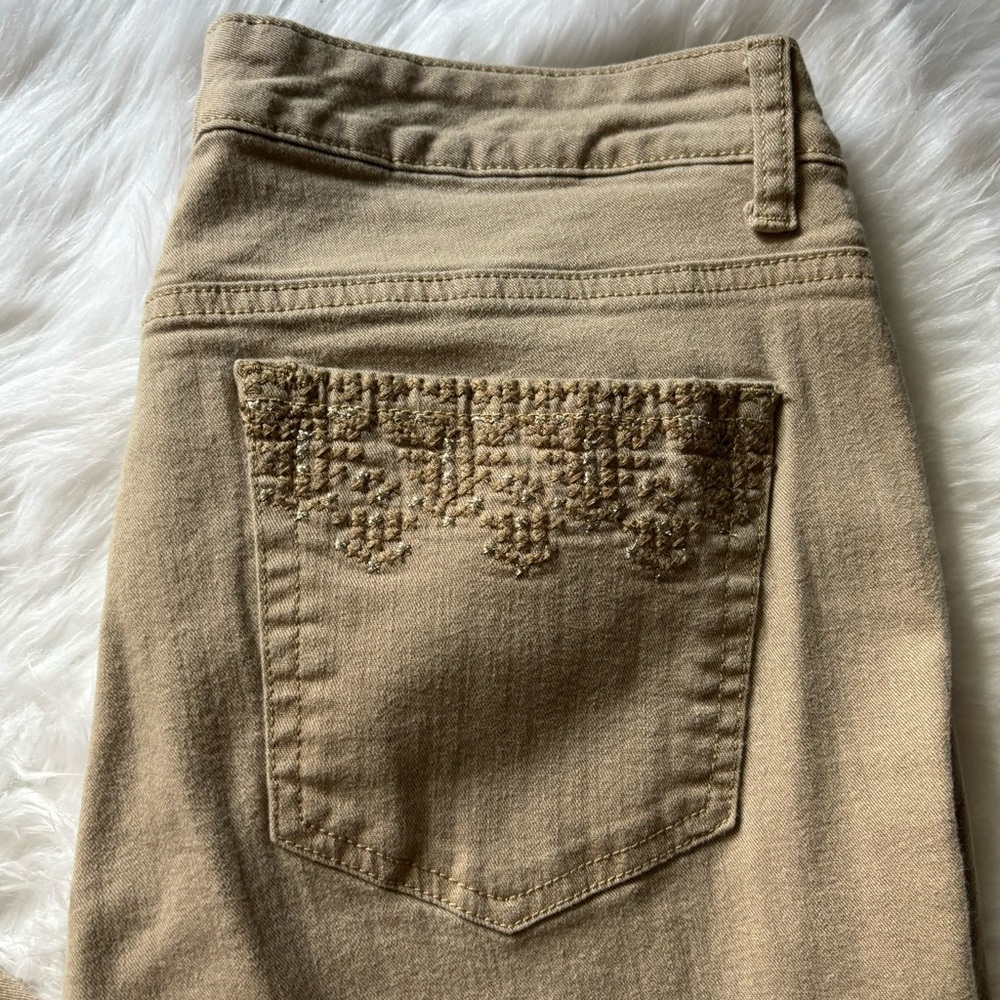 🤎🤎LAURA ASHLEY STRAIGHT LEG TAN PANTS WITH BACK POCKET EMBROIDERY